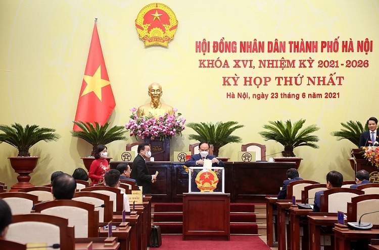 Hà Nội bầu Chủ tịch, Phó Chủ tịch UBND và HĐND khóa mới