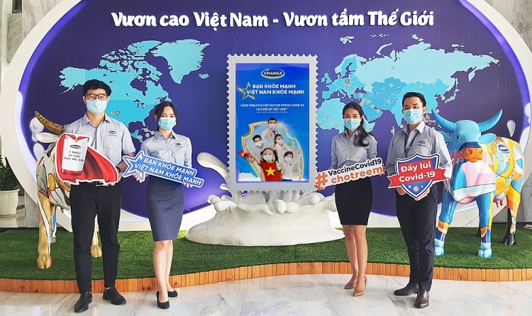 Thông điệp “Bạn khỏe mạnh, Việt Nam khỏe mạnh” được hưởng ứng bởi các nhân viên Vinamilk trên cả nước trong ngày khởi động chiến dịch