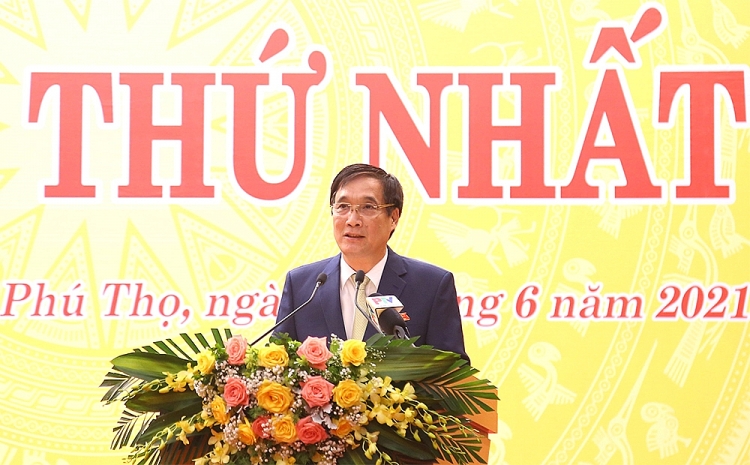 Ông Bùi Minh Châu phát biểu khai mạc kỳ họp (Ảnh: Báo Phú Thọ)