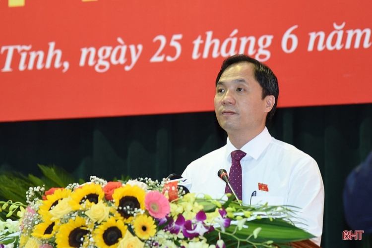 Ông Hoàng Trung Dũng tái đắc cử Chủ tịch HĐND tỉnh Hà Tĩnh
