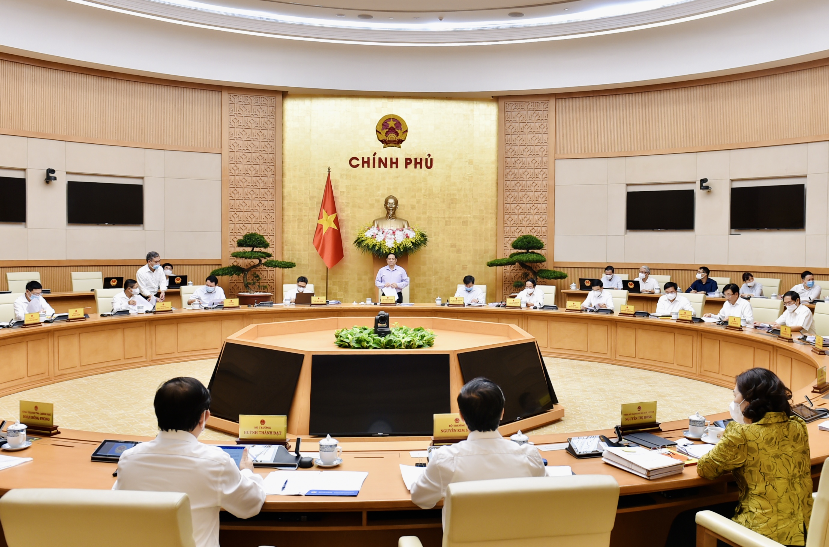 Tạo điều kiện thuận lợi nhất cho xây dựng, hoàn thiện thể chế và thực thi pháp luật