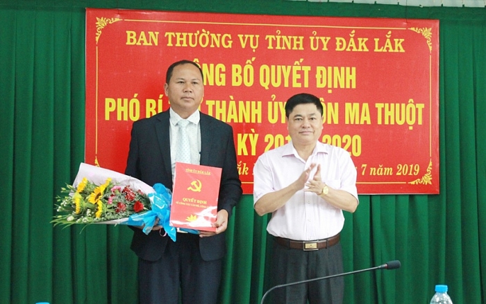 dieu dong bo nhiem nhan su 9 dia phuong