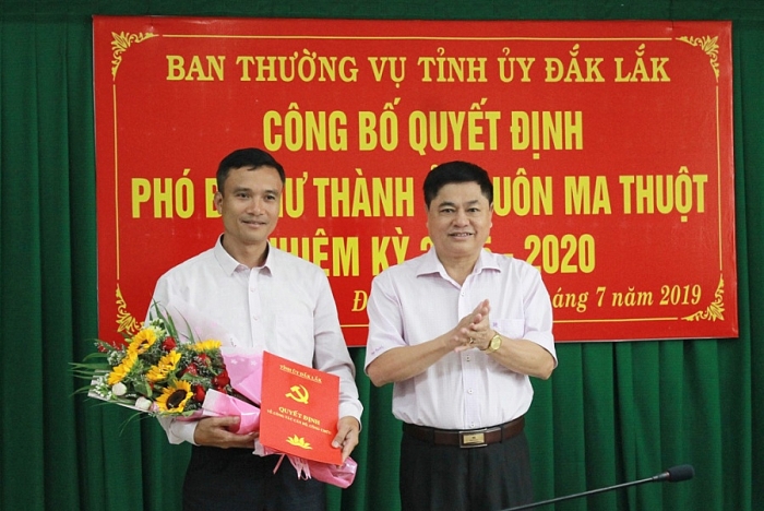 dieu dong bo nhiem nhan su 9 dia phuong