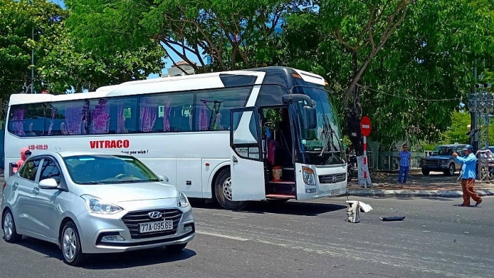 Xe qua vùng dịch COVID-19 không được dừng, đỗ để đón, trả khách