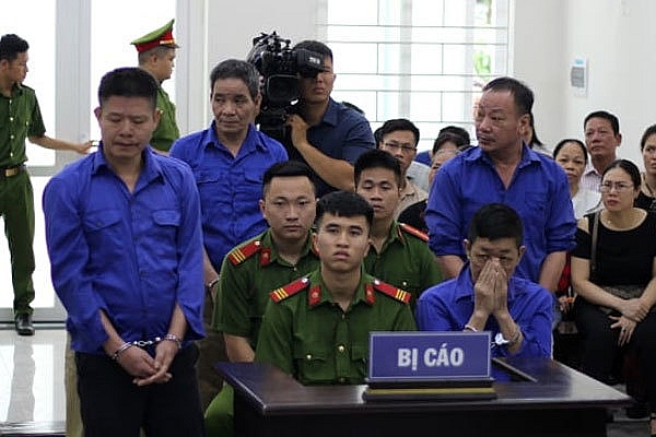 hom nay mo lai phien xu vu bao ke cho long bien