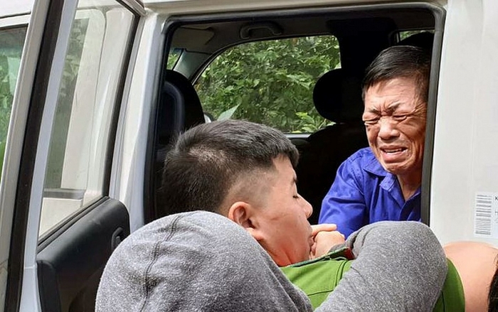 hom nay mo lai phien xu vu bao ke cho long bien