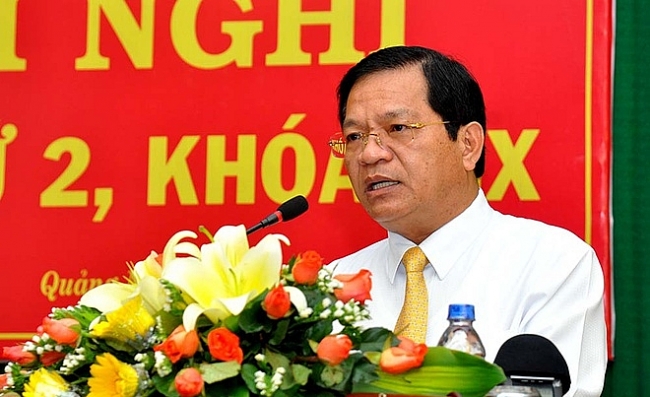 bo chinh tri cho ong le viet chu thoi chuc bi thu quang ngai