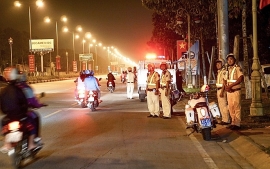 CSGT được trang bị súng ngắn, súng trường, súng tiểu liên từ 5/8