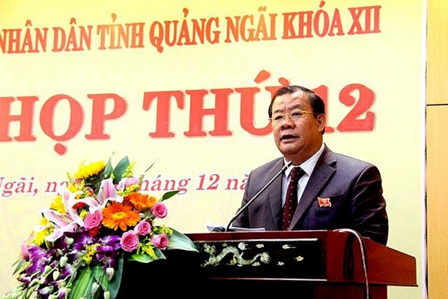 1250 nguoi dieu hanh quang ngai thay chu tich tinh xin tu chuc la ai