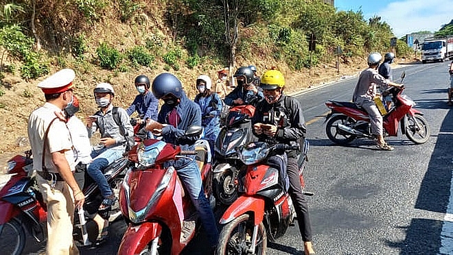 bo truong mai tien dung khong duoc cam nguoi dan tro ve tu da nang