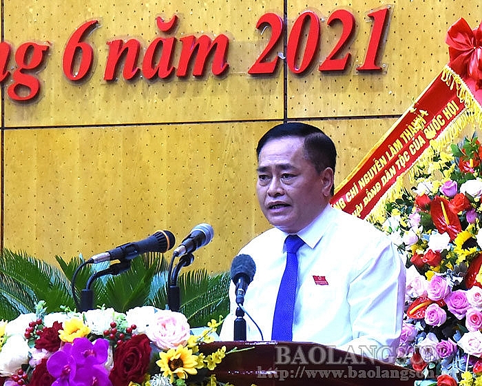 Ông Hồ Tiến Thiệu phát biểu tại kỳ họp