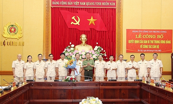 Bộ trưởng Tô Lâm chúc mừng Ủy ban Kiểm tra Đảng ủy Công an Trung ương nhiệm kỳ 2020-2025 (Ảnh: VGP)