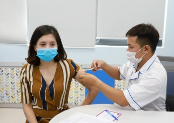 Tiếp tục quyết liệt các giải pháp chống dịch – Việt  Nam đang đi đúng hướng