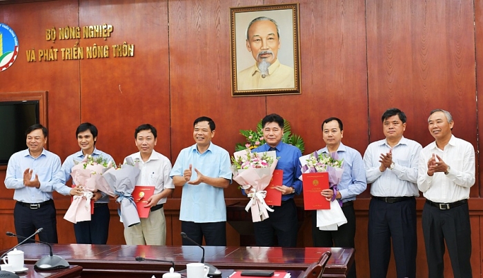 Nhân sự mới Bộ Nông nghiệp, Bộ Ngoại giao, Bộ TN&MT nhan su moi bo nong nghiep bo ngoai giao bo tnmt