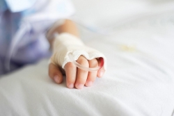 Làm rõ vụ bé gái 2 tuổi tử vong bất thường khi ở cùng người tình của mẹ