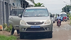 tru dien gay de trung oto bien xanh phuc vu dua don bi thu thanh uy vi thanh