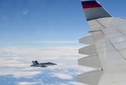 Video: Tiêm kích Thuỵ Sĩ áp sát phi cơ chở đoàn Tổng thống Nga Putin
