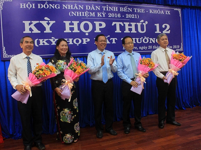 ben tre bau 2 tan pho chu tich tinh