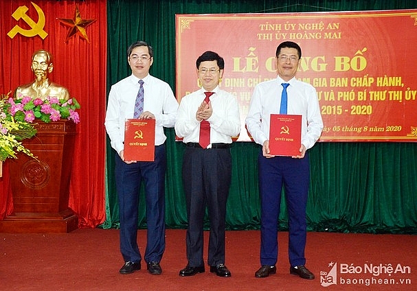 5830 bna dong chi nguyen xuan son trao quyet dinhthanh le2998765 582020