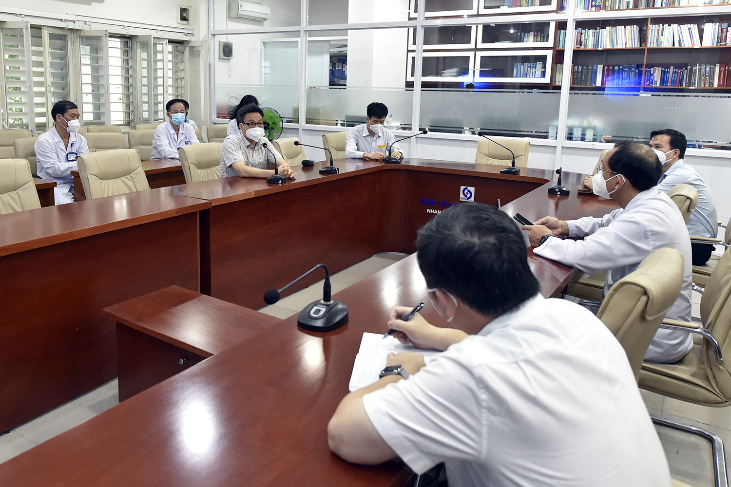 Dồn sức điều trị, tiêm chủng ở TP Hồ Chí Minh