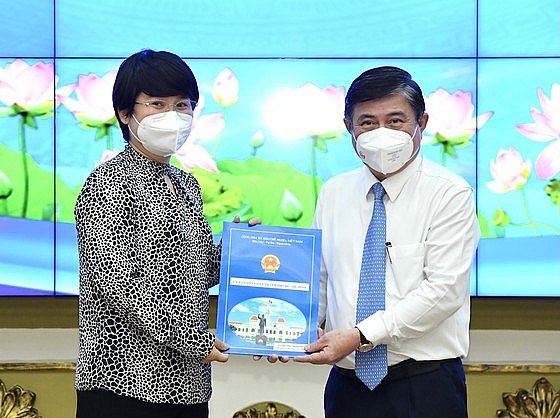 Loạt nhân sự, lãnh đạo mới được bổ nhiệm tại TP.HCM, An Giang, Nghệ An