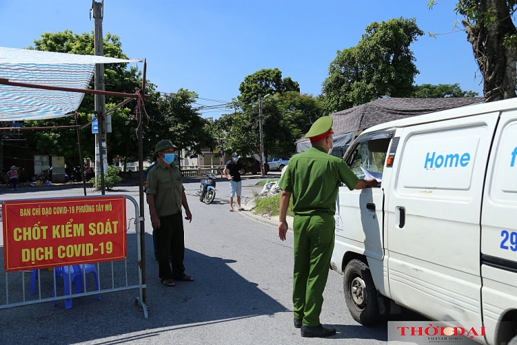 Lực lượng công an tham gia phòng chống dịch COVID-19 (Ảnh minh họa)