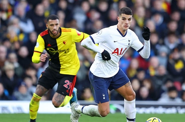 Tottenham (trắng) nhiều khả năng sẽ giành trọn 3 điểm trước Watford