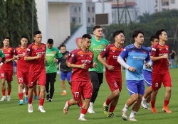 Hay nhất V-League 2 năm liên tiếp, Văn Quyết vẫn bị loại khỏi ĐTQG