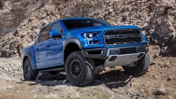 Video: Khoảnh khắc Ford Raptor lộn nhào, bay chục mét trên không