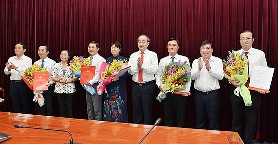 nhan su moi tai tphcm va hoa binh