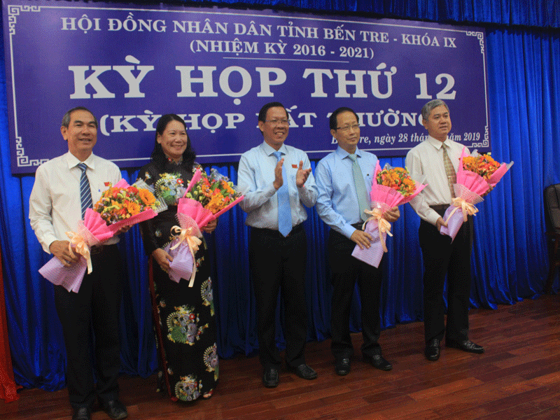 Thủ tướng phê chuẩn Phó Chủ tịch các tỉnh Bến Tre, Phú Thọ