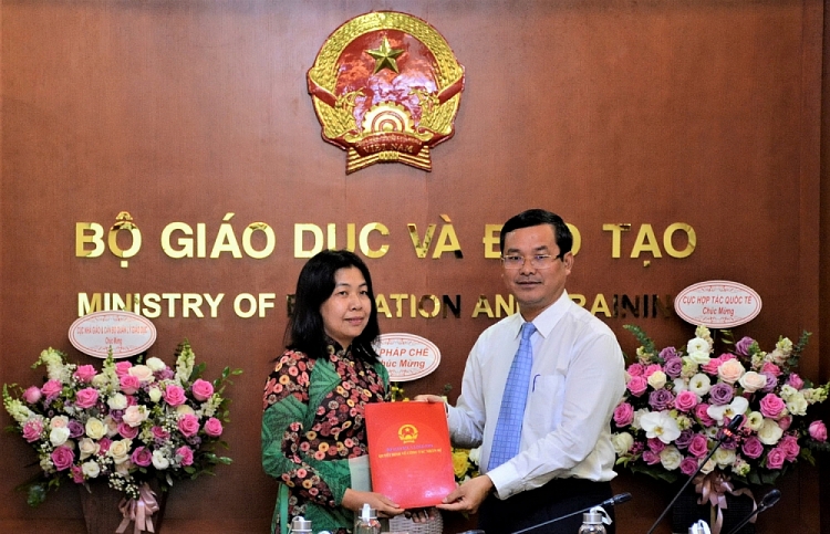 5831 trao quyet dinh bo nhiem