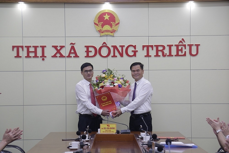 4837 images1428725 pct khang trao qd