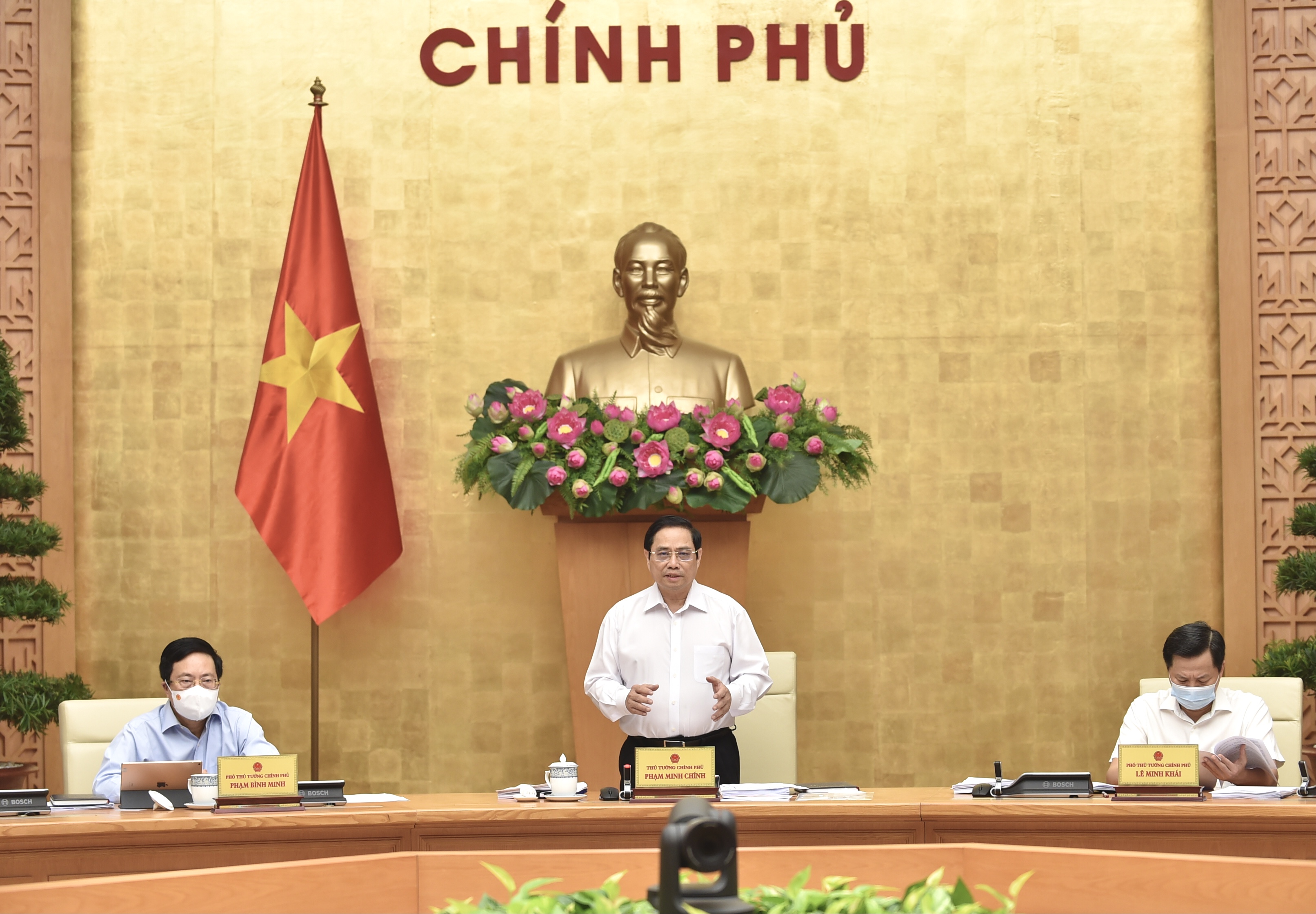 Nhanh chóng kiểm soát dịch bệnh, xây dựng kế hoạch kịch bản phục hồi và thúc đẩy kinh tế trong điều kiện mới