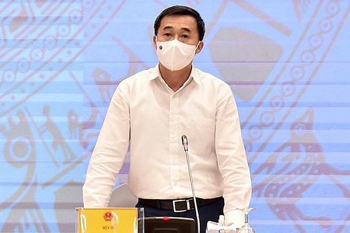 Thứ trưởng Bộ Y tế Trần Văn Thuấn trả lời báo chí tại buổi họp báo ngày 6/9