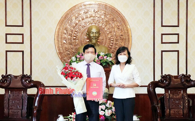 Ông Vũ Ngọc Long nhận quyết định