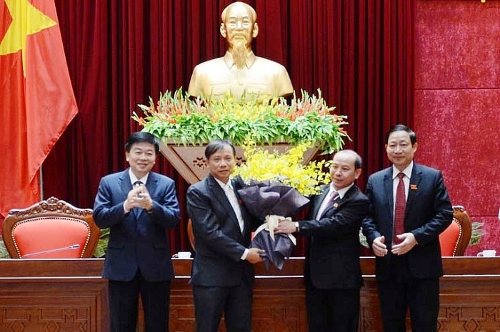 ong bui duc hinh duoc bau lam pho chu tich tinh hoa binh