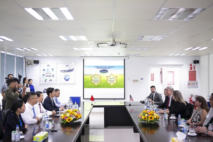 thu truong bo nong nghiep my an tuong voi sieu nha may sua cua vinamilk