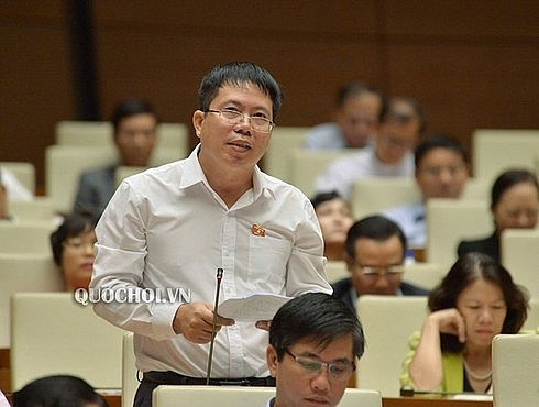 co nen cat luong huu can bo vi pham ky luat