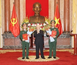 giam doc cong an hai phong vua duoc phong ham thieu tuong la ai