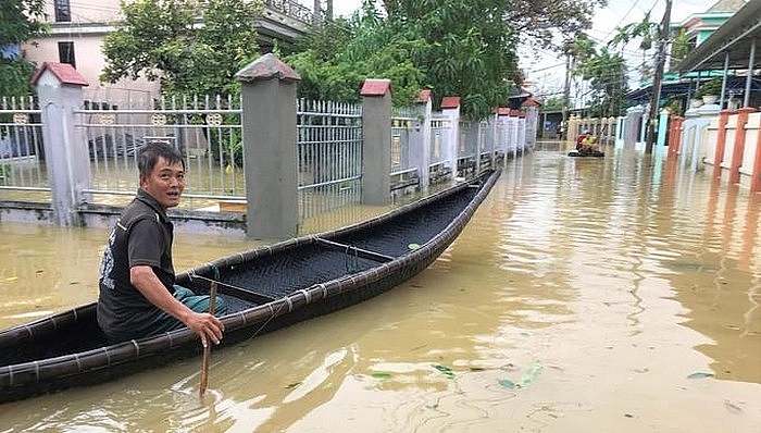 Thủ tướng: Không để người dân vùng lũ bị thiếu đói, dịch bệnh