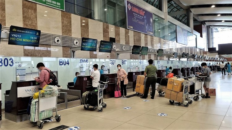 Những chuyến bay nội địa đầu tiên sau nhiều tháng nghỉ dịch COVID-19