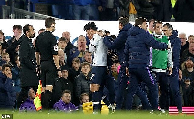 lam gay co chan andre gomes son heung min bat khoc nhu tre con