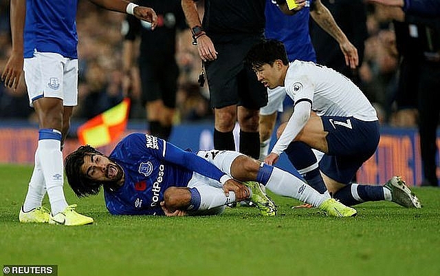 lam gay co chan andre gomes son heung min bat khoc nhu tre con