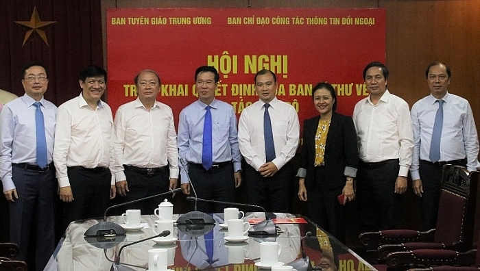 ban tuyen giao trung uong co nhan su moi