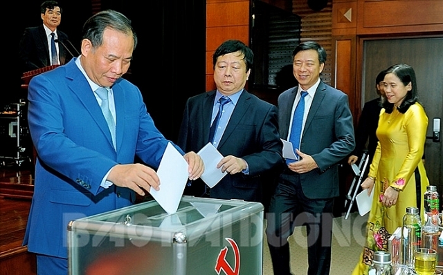 chan dung tan pho bi thu tinh uy hai duong pham xuan thang