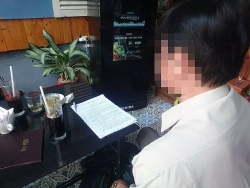 phat tan anh nong cua thay hieu pho nu hieu truong con ep giao vien ky don xin day them