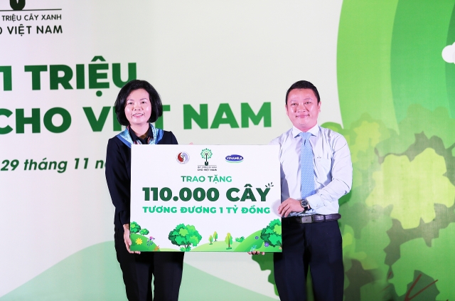 Vinamilk trồng 110.000 cây xanh góp phần phủ xanh Bình Định vinamilk trong 110000 cay xanh gop phan phu xanh binh dinh