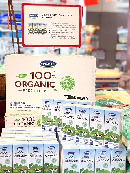 sua tuoi organic cua vinamilk chinh phuc nguoi tieu dung singapore nhu the nao