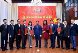 uy ban thuong vu quoc hoi quyet dinh nhan su moi